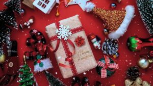 10 Steps on How to Plan the Perfect Company Holiday Party in 2025